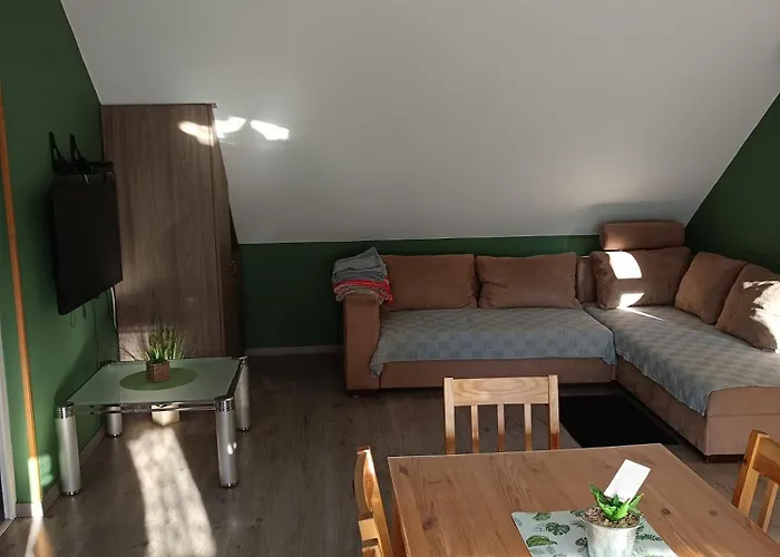 Zita アパート エゲル